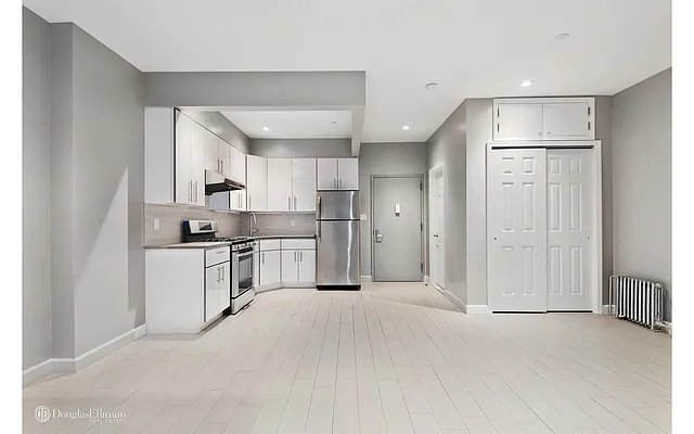 Rented by Douglas Elliman | media 27