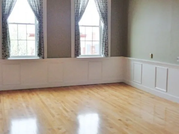 14 Main St APT 6, Plymouth, MA 02360