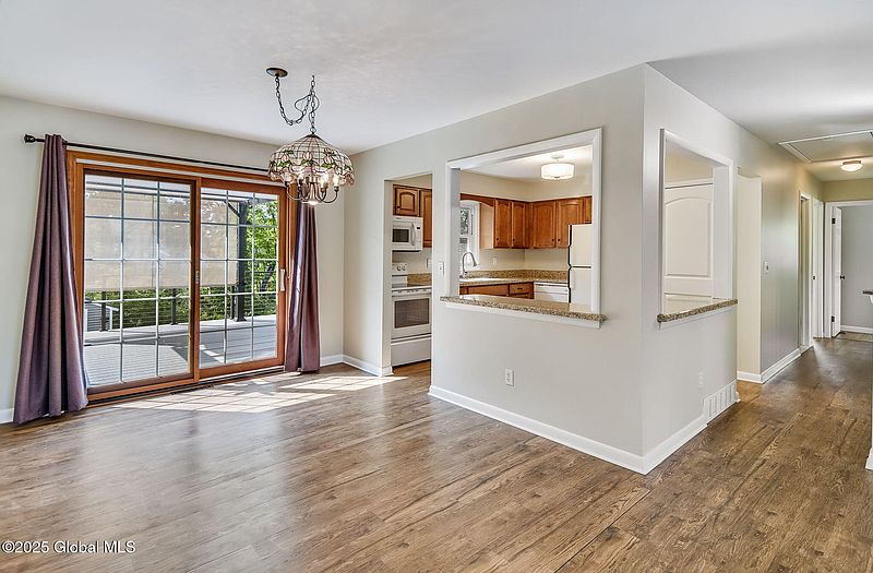 5th image of 23 Hialeah Drive