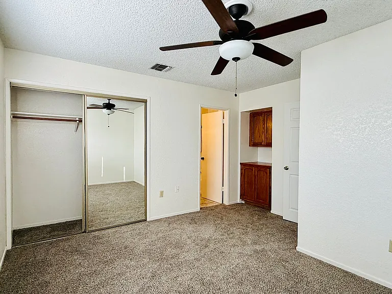 247 E Upjohn Ave — Photo 11