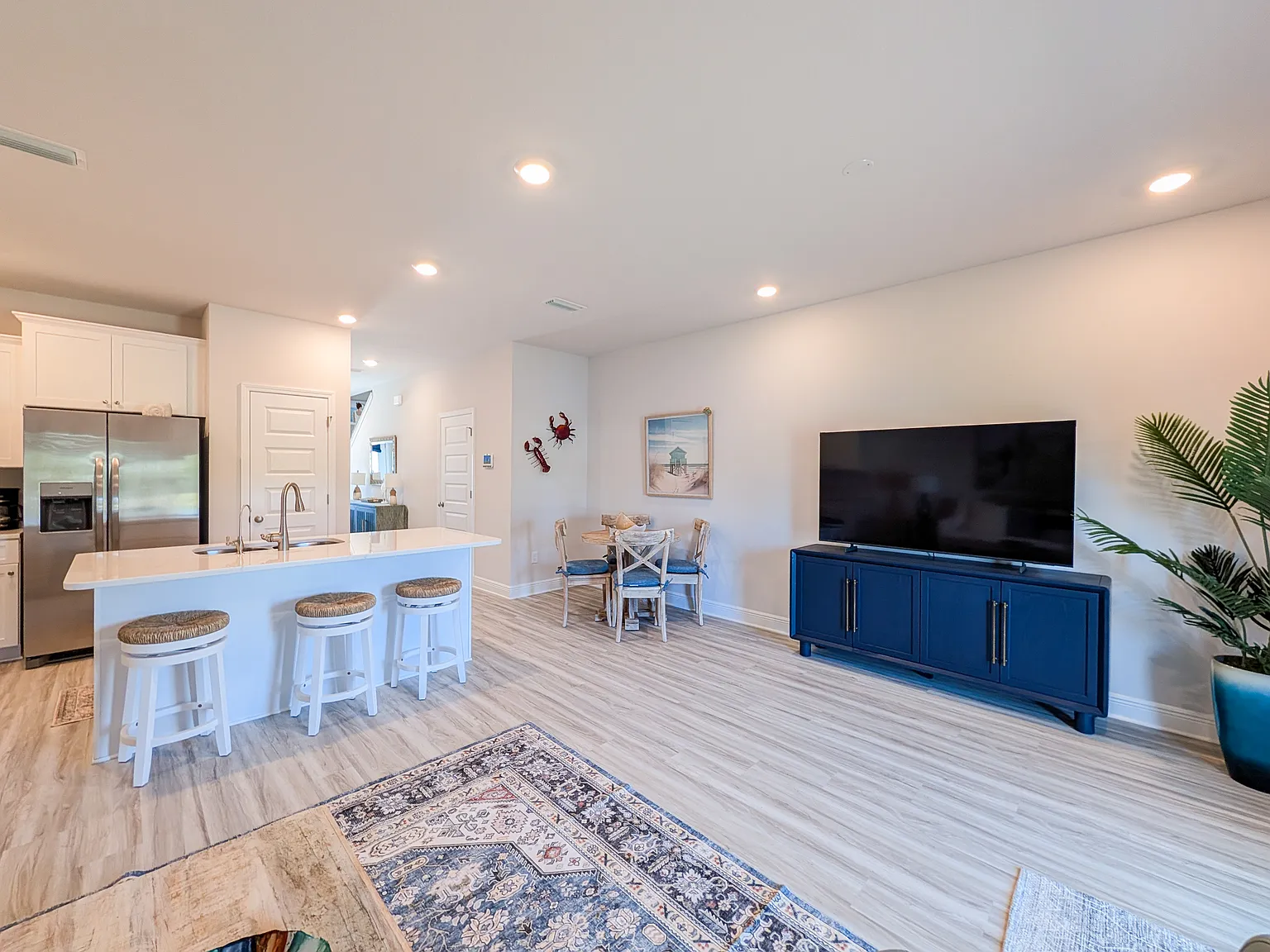 3 bed, $3,500 — Photo 3