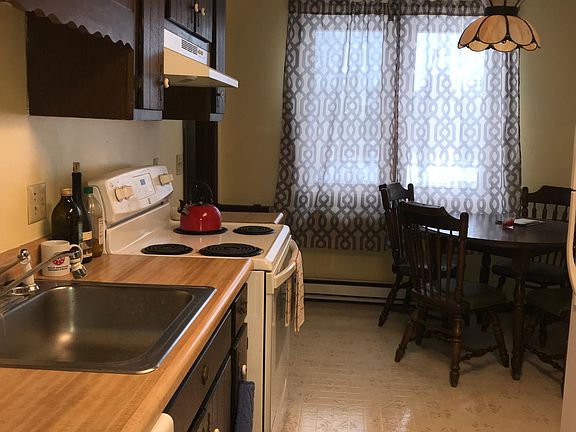 3rd image of 3886 Delaware Ave APT 3