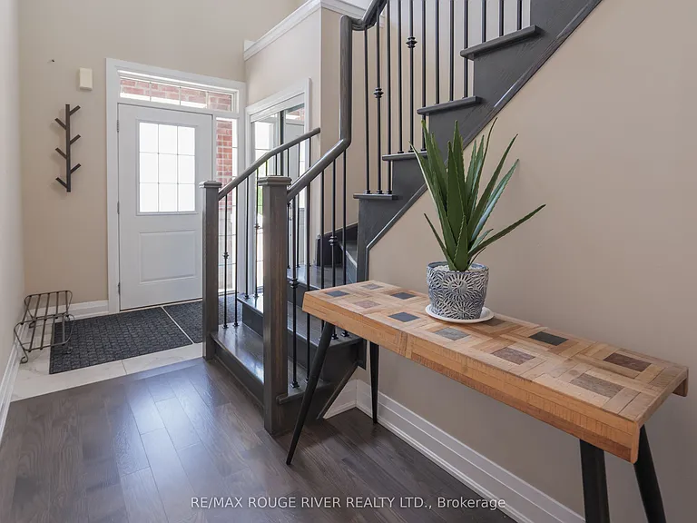 453 Mahogany Ct — Photo 2