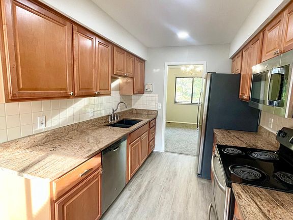 4th image of 4608 Laurel Club Cir #17