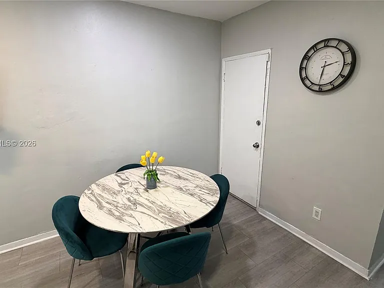 10004 E Bay Harbor Dr #10 — Photo 6