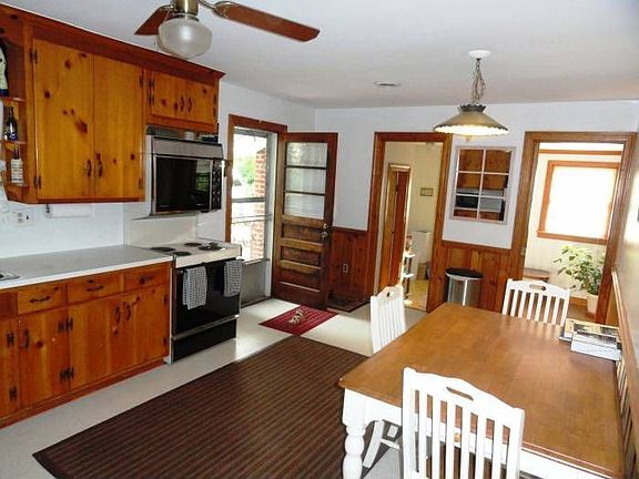 4th image of 1811 Terrace Ave