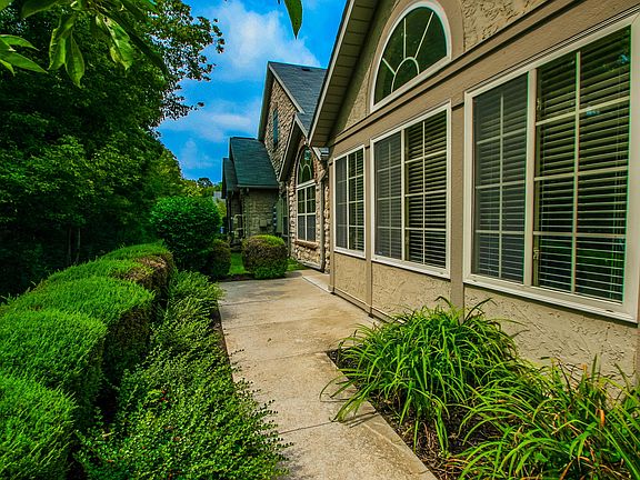 5th image of 7754 Blue Juniper Dr