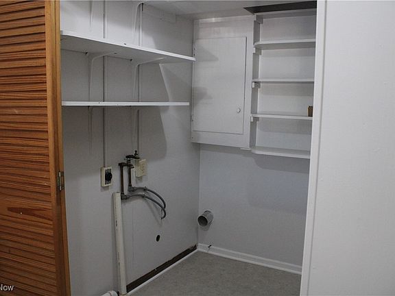 4th image of 321 Guilford Ave