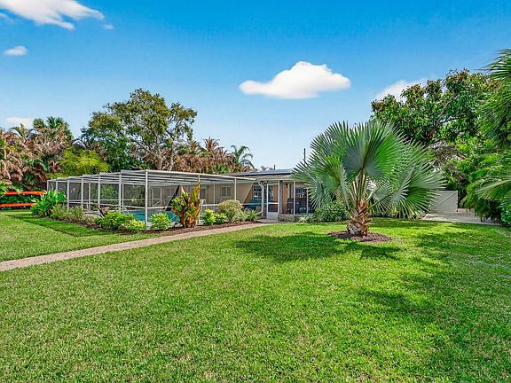 3rd image of 547 E Causeway Boulevard