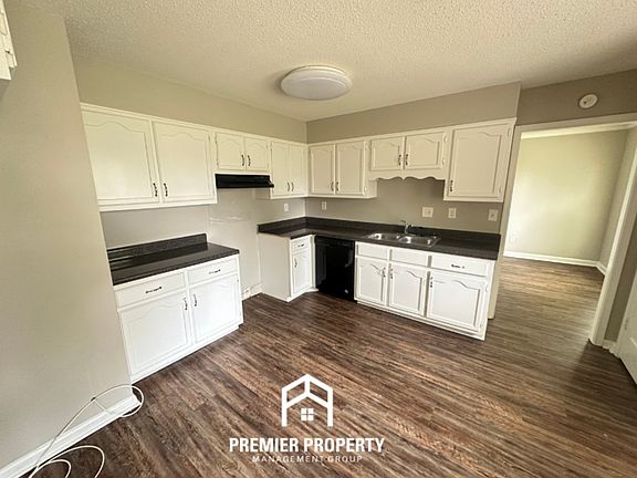 4th image of 6516 Lake Valley Dr