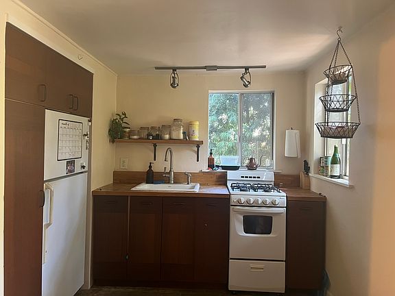 2nd image of 2024 Anacapa St #2