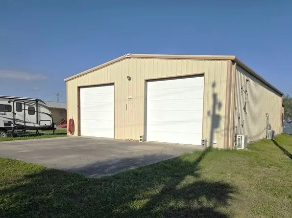 394 Bayside Estates Rd, Riviera, TX 78379