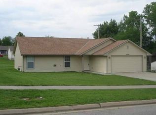 3759 SE Quincy St, Topeka, KS 66609