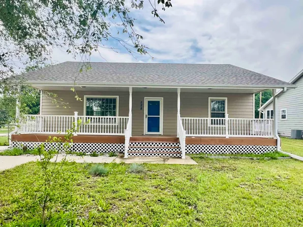 528 N Cedar St, Marion, KS 66861