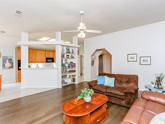 2nd image of 2219 Country Mile Ln