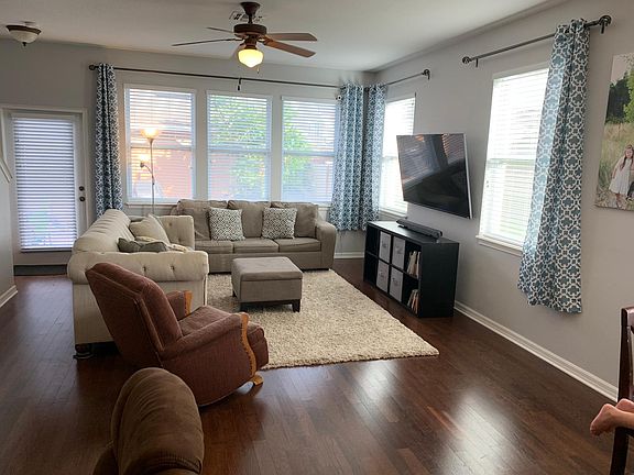 3rd image of 7631 Bramwell St