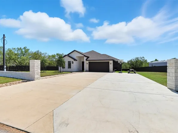 195 Blushing Dr, Cedar Creek, TX 78612