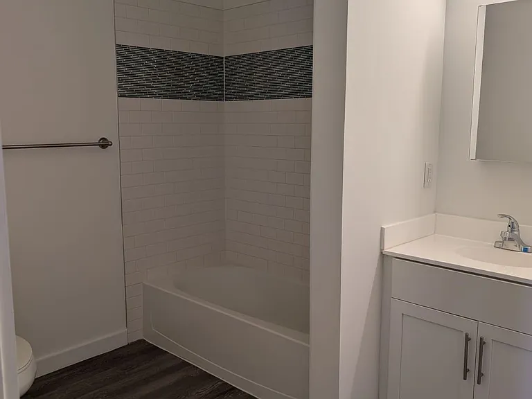 687 Ocean Ave #405 — Photo 4