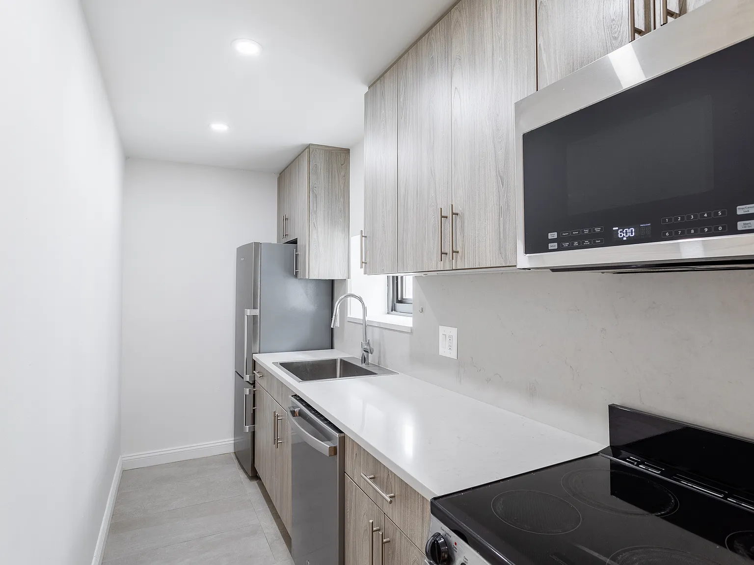 382 3rd Avenue — Photo 3