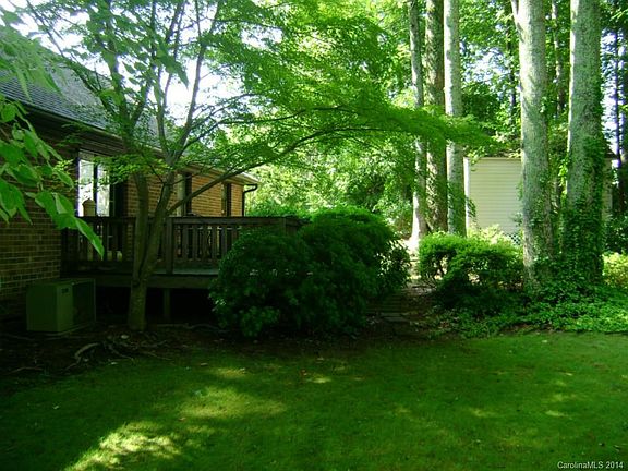 3rd image of 407 Country Club Acres