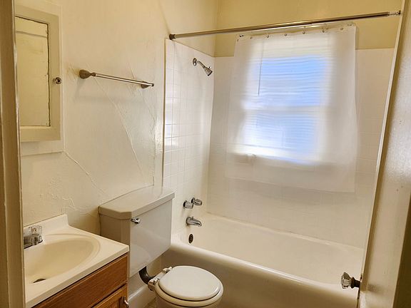 3rd image of 2763 NW Thurman St #4