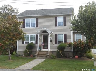 13 Burritt Pl, Naugatuck, CT 06770