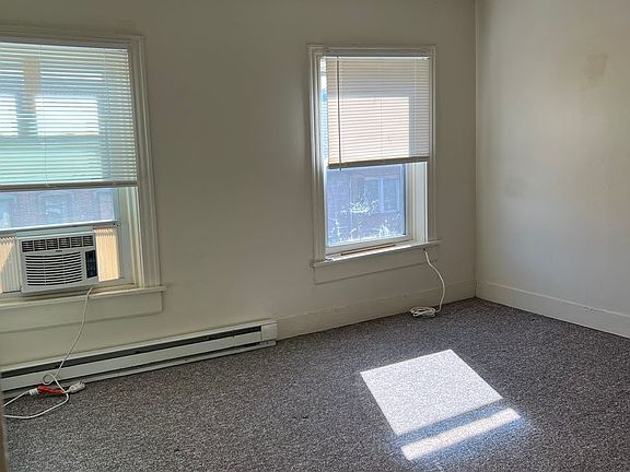4th image of 62 W Main St APT 3