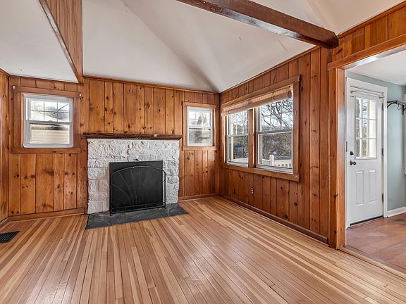 5th image of 103 Upper Lakeview Ave