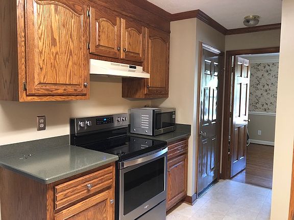 5th image of 30 Bernwood Dr