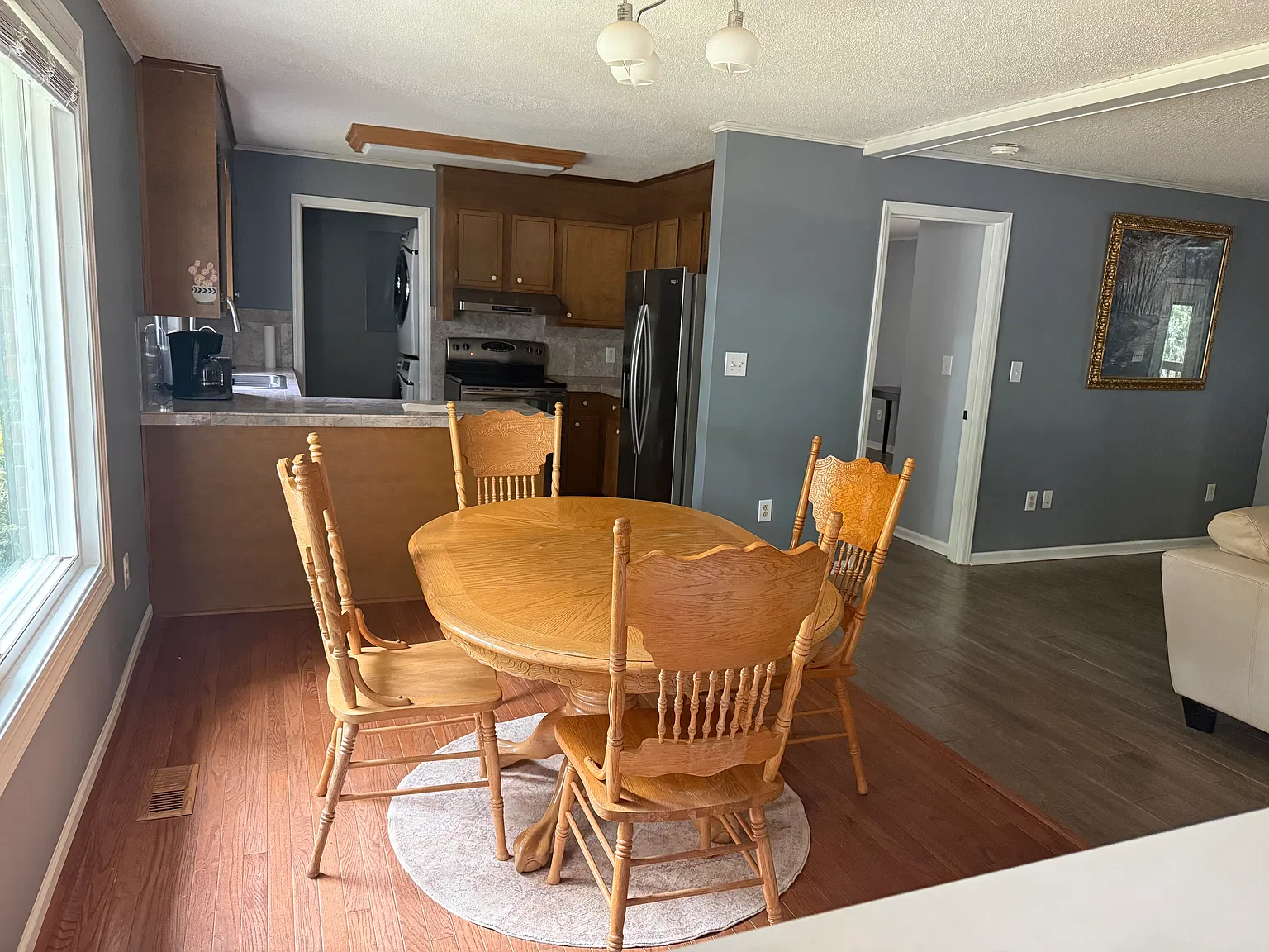 3 bed, 1320 sqft, $2,500 — Photo 2