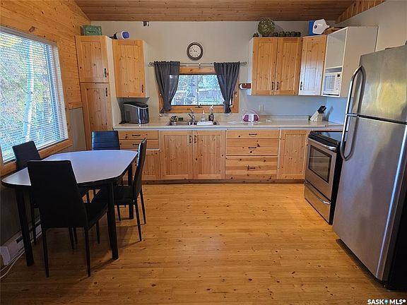 3rd image of 207 PINE DRIVE
