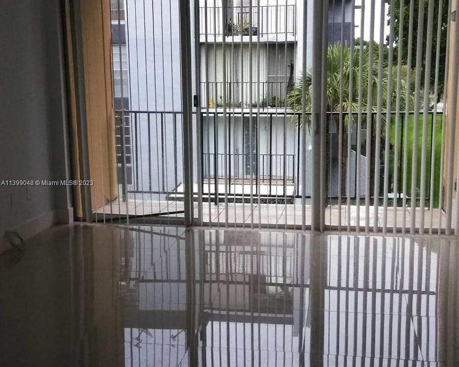 1st image of 110 Fontainebleau Blvd APT 313