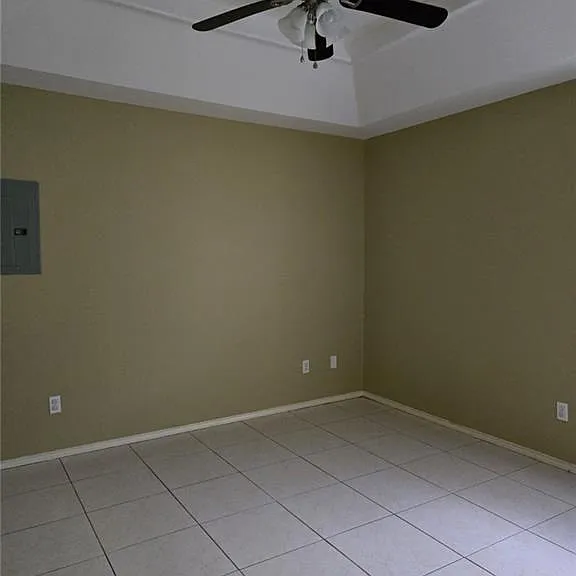1513 Acme Ln #D — Photo 7