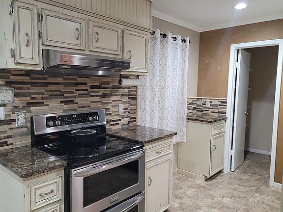 3rd image of 2138 Merriman St