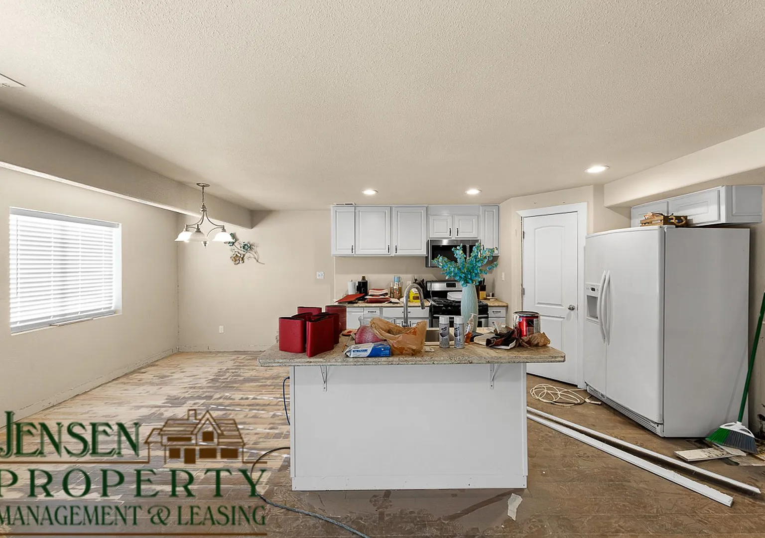 Beautiful Home in New Harmony — Photo 4