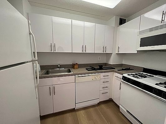 5th image of 140-71 34th Ave #3A