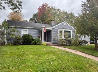 16 Seminole St, Hamden, CT 06518