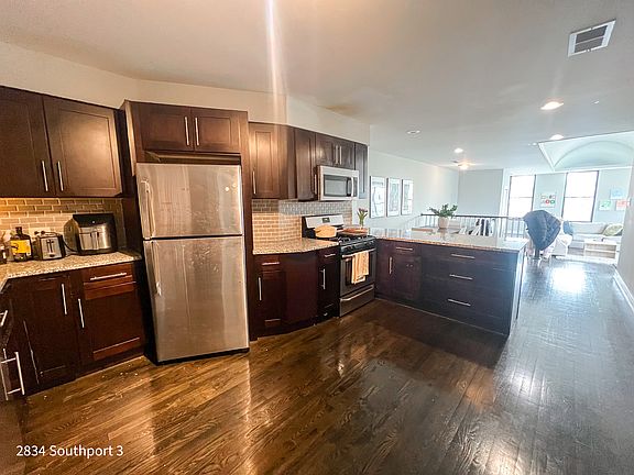 4th image of 2834 N Southport Ave APT 3