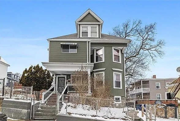 31 Bullard St #3 — Photo 1