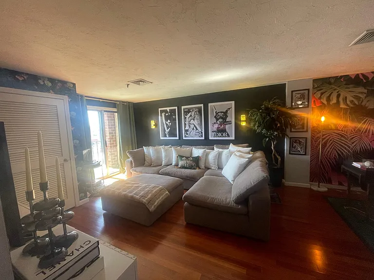 230 Willard St #712 — Photo 3