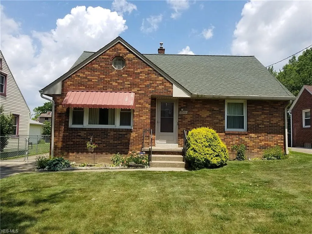 1245 Atlantic St NE photo 1