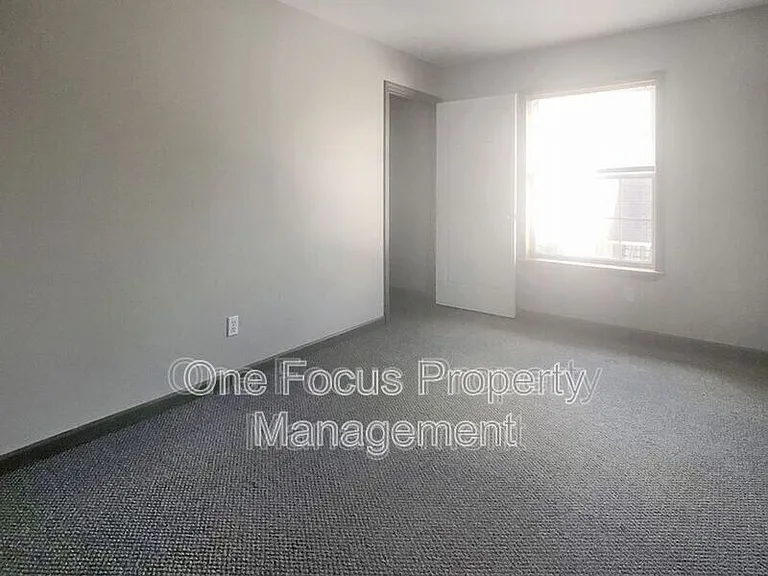 415 E Church St #5 — Photo 17