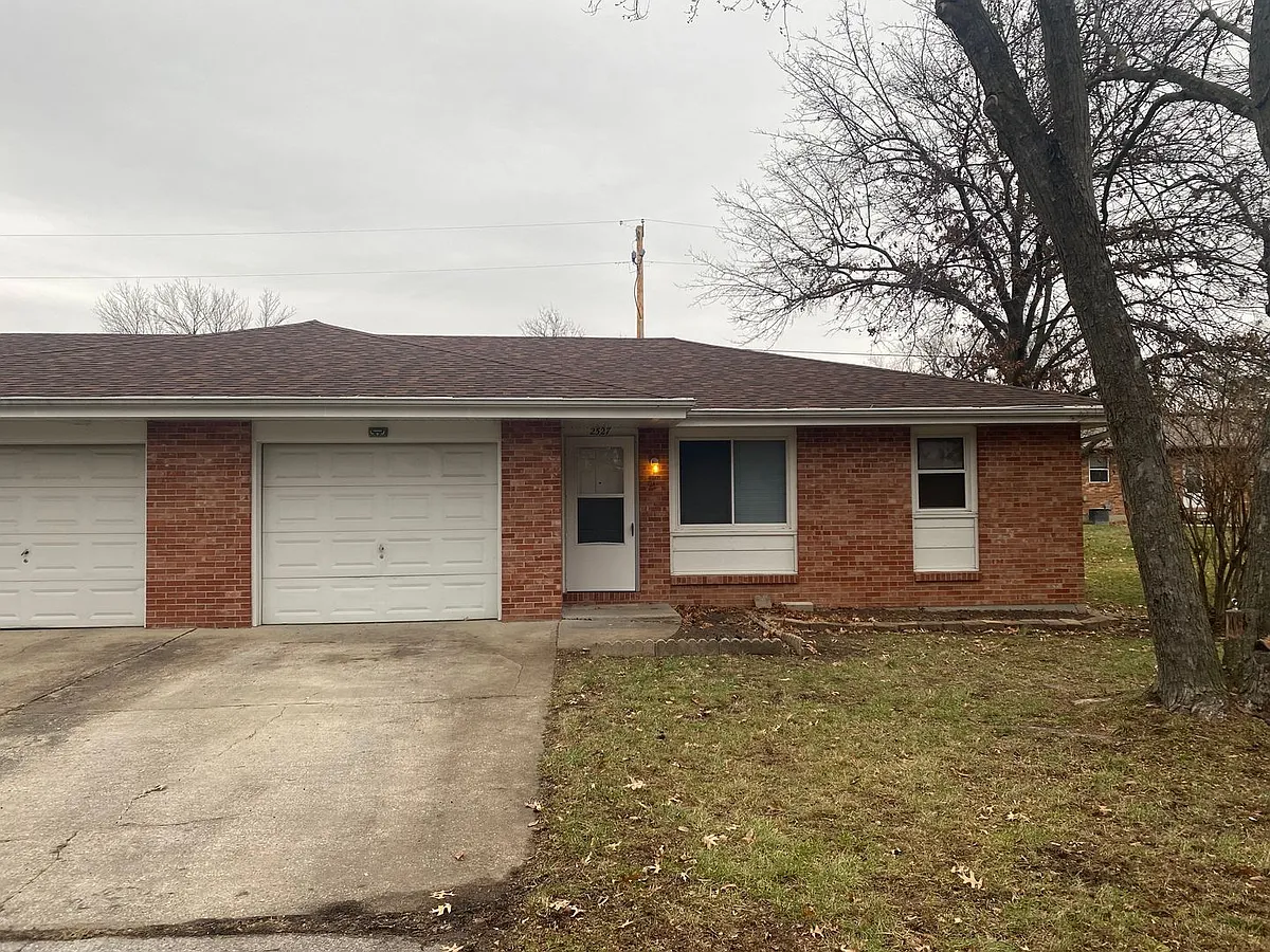 Building Photo - 2525-2527 E Heying Dr