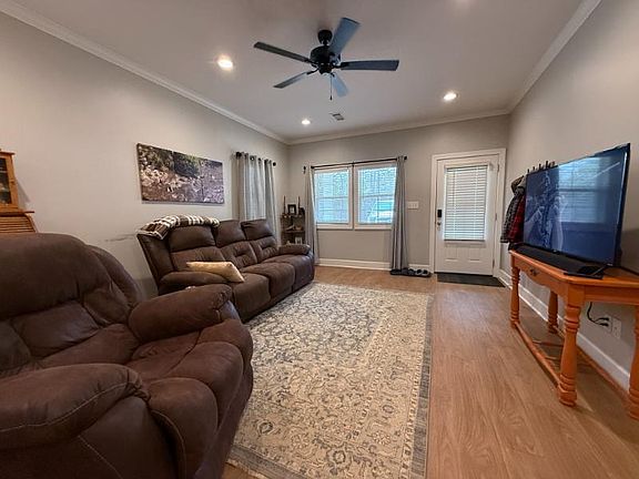 2nd image of 34 Thrasher Rd