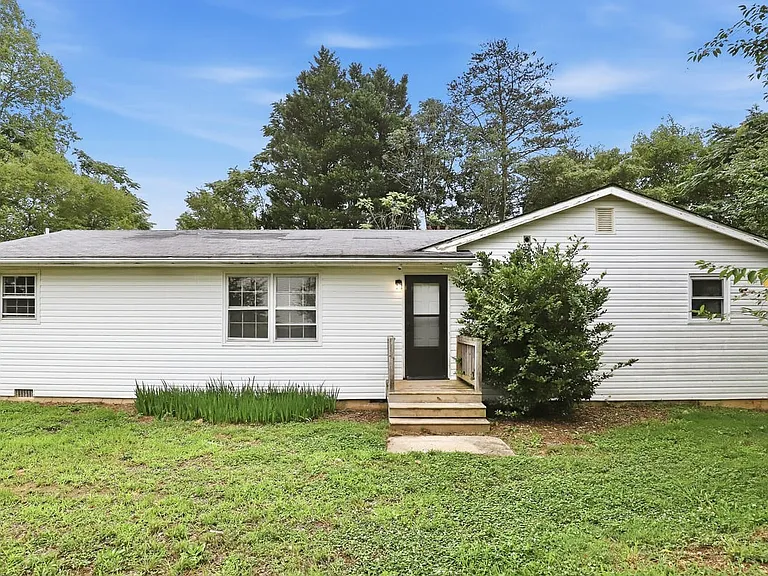 8611 Belews Creek Rd — Photo 13