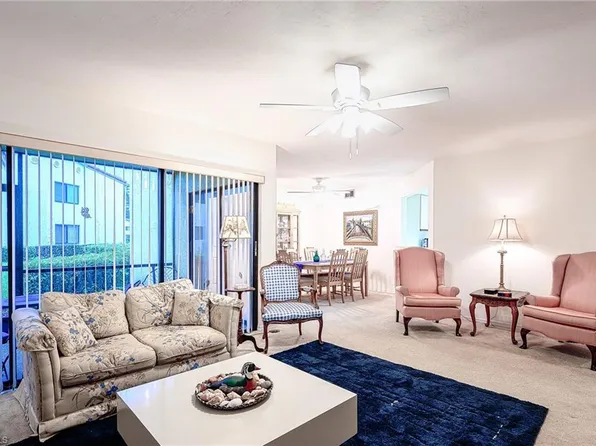 565 Beachwalk Cir, Naples, FL