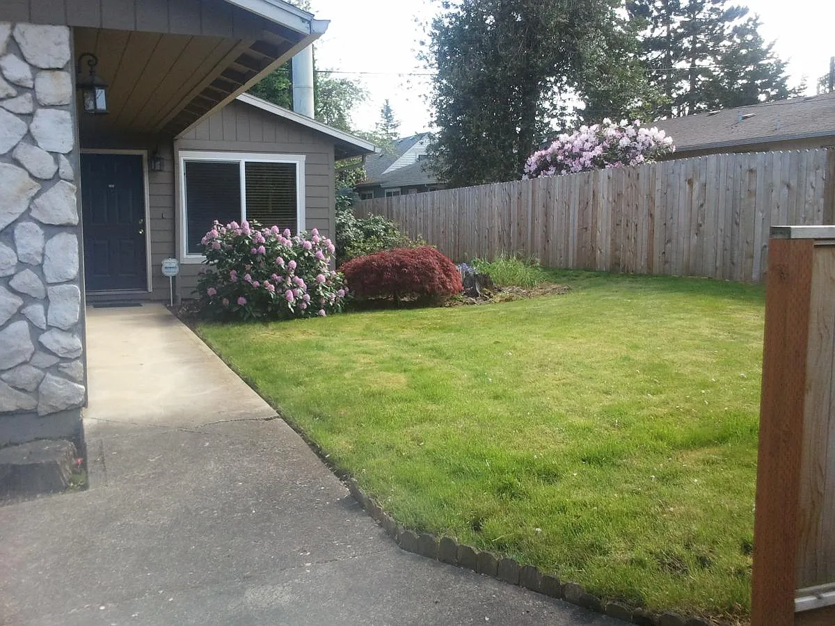 3 bed, 1320 sqft, $2,395 — Photo 3