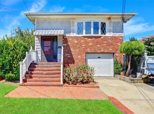 20 Laurel Rd, Freeport, NY 11520