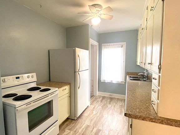 3rd image of 3204 N Gale Ave