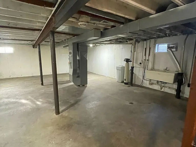 2218 W Wall St — Photo 3